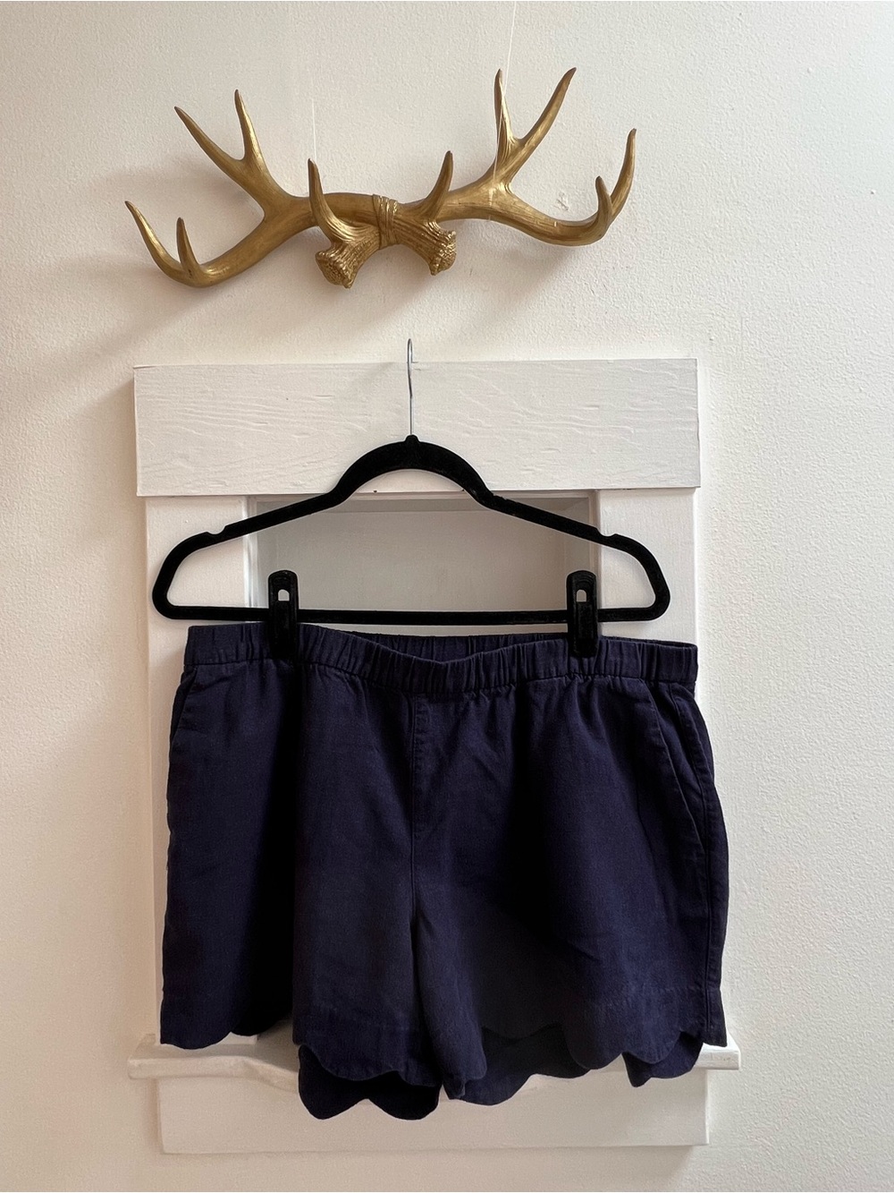 Old Navy Navy Scalloped High-Rise Pull-On linen blend Shorts